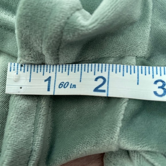 Alya Velour Shorts & True Lace Bralette - Picture 7 of 14